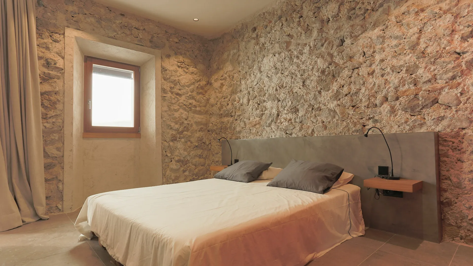 Apartamentos Xereca - Ibiza Port 0*, Ibiza Town Spain
